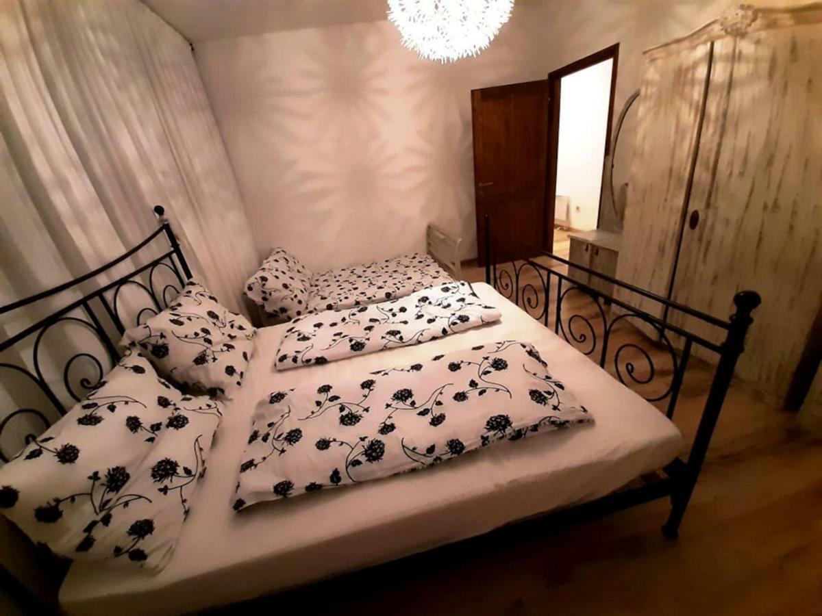 2 Bedroom Apartment Near Heroes Square Budapeste Exterior foto